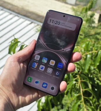 Vivo X200 Ultra smartphone display ljusstyrka ourdoors