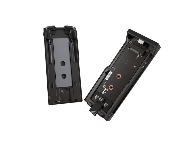 Asus ROG Strix Aiolos visar intern värmedyna och M.2-kontakt