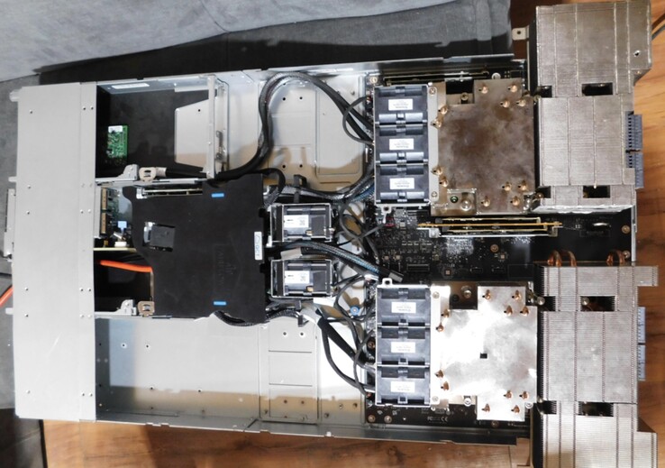 Den Grace-Hopper-drivna AI-servern Nvidia GH200 hade sett bättre dagar när den såldes. (Bildkälla: Reddit)