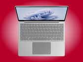 Surface Laptop 13-tums väger cirka 1,2 kg.