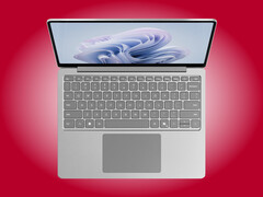 Surface Laptop 13-tums väger cirka 1,2 kg.