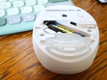 Doftflaskan har en bakåtriktad ventil. (Bildkälla: Notebookcheck)