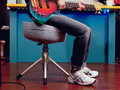 Throne X-pallen från Cooler Master vibrerar i takt med musiken som framförs eller dess interna metronom för att öka den musikaliska inlevelsen. (Bildkälla: Cooler Master)