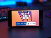 Marknadsföring av GTA 6 till PS5 visas på en smartphone