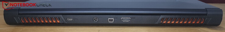 Baksida: USB-C 3.2 Gen2, ström, MiniDP, HDMI