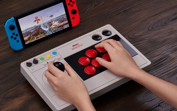 8BitDo Arcade Stick ansluten till en Nintendo Switch. (Bildkälla: 8BitDo)