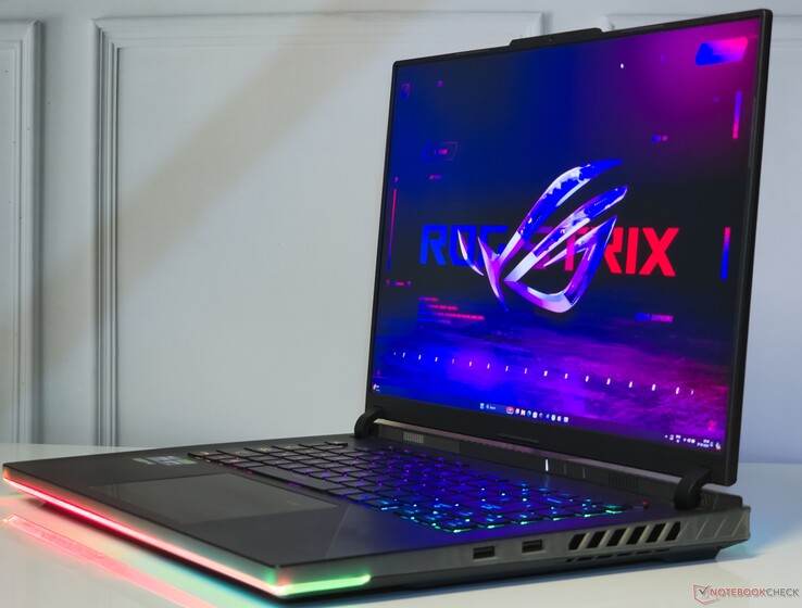 Asus ROG Strix Scar 16 (2024) i test Asus ROG Strix Scar 16 (2024) i test