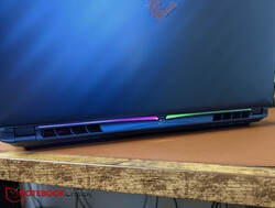 2 LED-remsor på baksidan