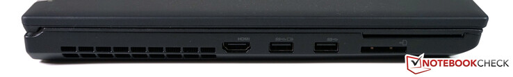 Vänster: HDMI 2.0, 2x USB typ A 3.1 Gen 1, 4-i-1 SD-kortläsare, SmartCard-läsare