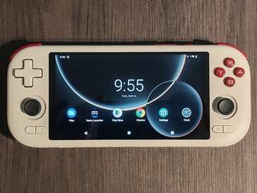 De vanliga kontrollerna är alla närvarande, även om styrplattan inte är bland de bästa i sin klass (Bildkälla: Notebookcheck)