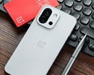 OnePlus 13T är en av flera kompakta premiumtelefoner som finns tillgängliga i Kina men inte globalt. (Bildkälla: Flying Bun på Weibo)