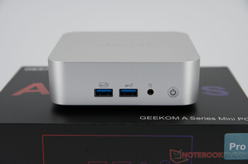 Geekom A5 Pro 2026 - Anslutningar på framsidan