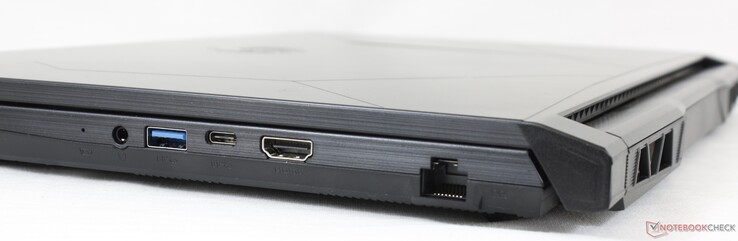 Höger: 3,5 mm kombinationsljud, USB-A 3.2 Gen. 1, USB-C 3.2 Gen. 1, HDMI 2.1, Gigabit RJ-45