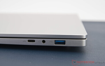 Ninkear S14 - Anslutningar på höger sida