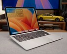 Den specialbyggda "iPadBook" med en M4 iPad Pro ansluten till en MacBook Air-bas, som kör macOS via Sidecar. (Bildkälla: 舒灿ShuCanTech via YouTube)