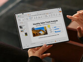 Huawei Mate XT-serien är för närvarande de enda massproducerade smartphones som kan vikas ihop tre gånger, Mate XT på bilden. (Bildkälla: Huawei)