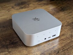 SEi13 har samma design som GTi13 Ultra men i ett mindre och lättare paket (Bildkälla: Notebookcheck)