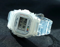 Casio G-Shock x Google Play-samarbetet (på bilden) med ett genomskinligt hartsfodral och armband. (Bildkälla: Google Play)