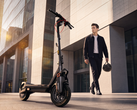 Ninebot Max G3 Pro i ett AI-genererat stadslandskap