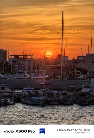 Vivo X300 Pro med standardinställning för telekonverter.