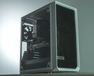 Vitt PC-chassi med sidopanel och nätfront som visar interna komponenter och kylfläktar. (Bildkälla: Anthony Roberts / Unsplash)