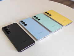 Galaxy S25 FE sägs komma med ett mindre batteri än Galaxy S24 FE som visas här (Bildkälla: Notebookcheck)