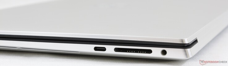 Höger: USB Typ C 3.1 med Power Delivery och DisplayPort, SD-kortläsare, 3.5 mm kombinerad ljudanslutning