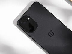 OnePlus 15R har bekräftats ha en 50 MP primärkamera på baksidan. Bild: baksidan av telefonen. (Bildkälla: 瘦子說)