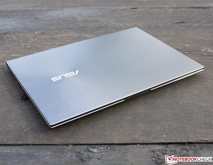 ASUS ZenBook 14X OLED - tätt aluminiumchassi