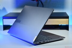 Denna 14-tums bärbara dator från Lenovo visar hur dyra datorer med 32 GB RAM-minne håller på att bli