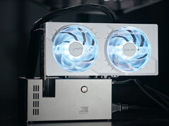 NXPort med ett stationärt grafikkort med dubbla kortplatser installerat. (Bildkälla: Marc Taraz & NXPort)