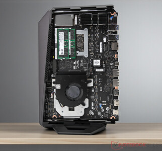 Asus ROG NUC 15 utan sidokåpa