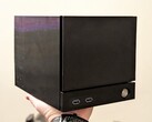 Terk Box, som är tillverkad med en 3D-skrivare, ser nästan identisk ut som Steam Machine.
