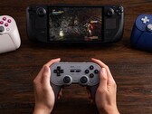 8BitDo Pro 3-kontrollen kan anslutas till ett Steam Deck via Bluetooth eller USB. (Bildkälla: 8BitDo)
