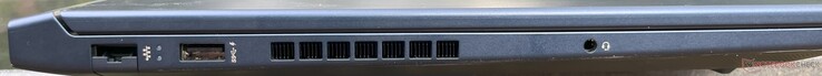Vänster: USB-A, RJ45 Ethernet-port och 3,5 mm ljuduttag