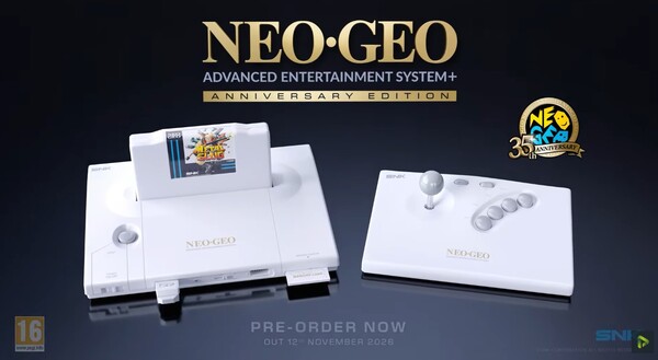 NeoGeo AES+ Anniversary Edition är vit och levereras med en trådlös Arcade Stick.