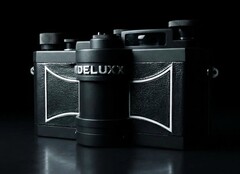 WideluxX F10 har en ovanlig design med en lins som rör sig.