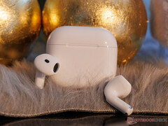 AirPods 4 har samma Apple H2-chipset som AirPods Pro 3, tidigare avbildad. (Bildkälla: Notebookcheck)