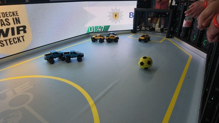 Du kan också spela Rocket League med ”riktiga” (RC) bilar