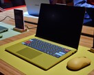 Lenovo IdeaPad Vibe 14 i färgen ”Spicy Gold” med anpassade tangentknappar.