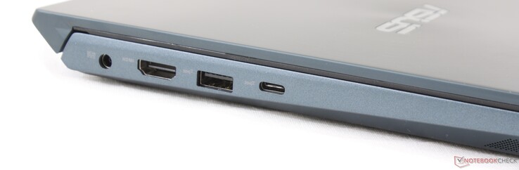 Vänster: AC-adapter, HDMI, USB 3.1 Gen. 2 Typ A, USB 3.1 Gen. 2 Typ C