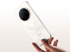 Y500 Pro kostar från cirka 253 USD. På bilden: en kampanjbild av telefonen. (Bildkälla: Vivo)