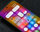 HyperOS 4 beta har lanserats på den första omgången av kompatibla enheter. Bild: Xiaomis nya Liquid Glass-liknande design som visas i kontrollcentret.
