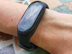 Xiaomi Mi Smart Band 7 passar även för smala handleder