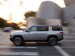 En bild av Rivian R1S från 2027