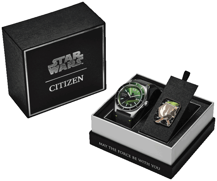 Medborgaren Luke Skywalker, Jedi-mästare AW1910-48W, levereras i en presentförpackning med Star Wars-motiv tillsammans med en samlarpin med Luke Skywalker.