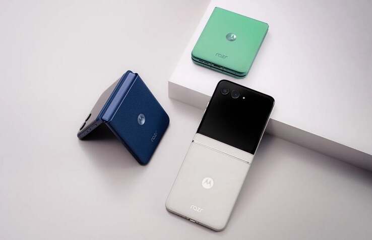 Motorola Razr 60 kommer i Pantone Gibraltar Sea, Pantone Spring Bud, och Pantone Lightest Sky färgställningar (Bildkälla: Motorola)