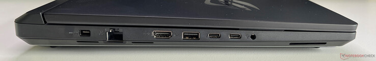 Vänster: strömförsörjning, Ethernet (2,5 GBit/s), HDMI 2.1 FRL, USB-A 3.2 Gen 2 (10 GBit/s), 2x USB-C 4.0 med Thunderbolt 5 (120 GBit/s, DisplayPort, Power Delivery), 3,5 mm ljud