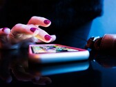 Smartphones blir också allt dyrare på grund av DRAM-krisen.