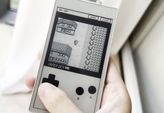 The Paper Boy S3 emulerar Game Boy-spel på en E Ink-pekskärm.